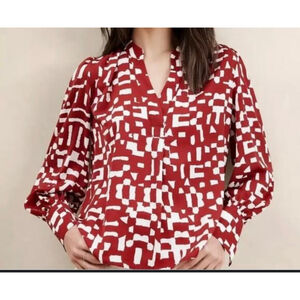 Size XL Banana Republic Cranberry Red White Abstract V-neck Pull over Blouse
